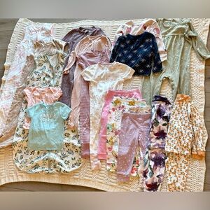Baby girl clothes bundle - size 18-24 months